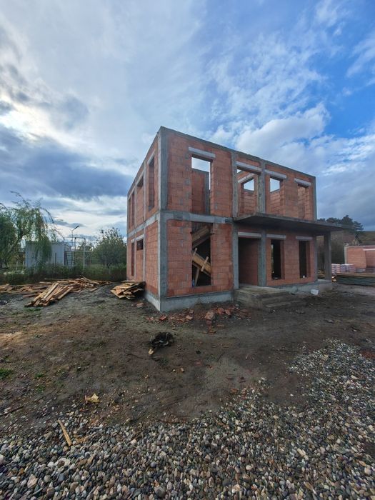 Casa Sanpetru vedere catre dealul Lempes, 730mp teren, 135 mp utili