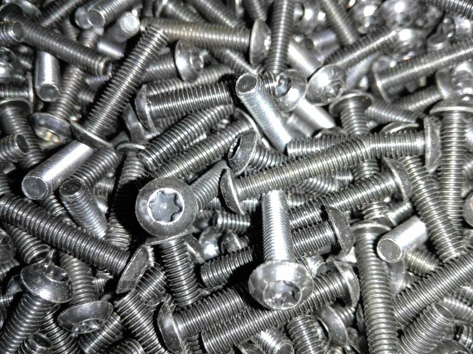 Surub Torx M4x30 x50 BUC cap bombat, negru pentru accesorii boxe audio