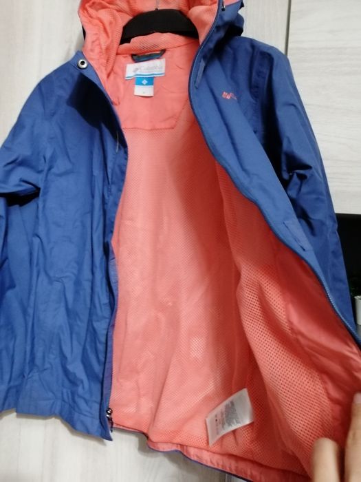 Geaca Columbia fete 134-140cm, de toamnă, anti vânt