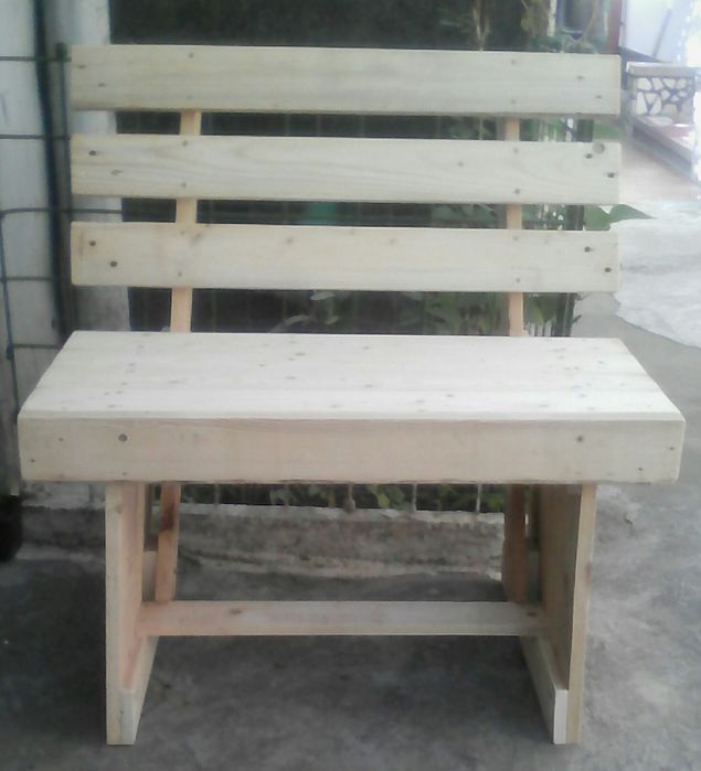 Băncuță din lemn pt grădină