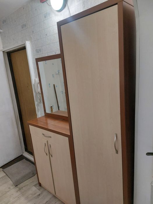 Продам прихожую б/у