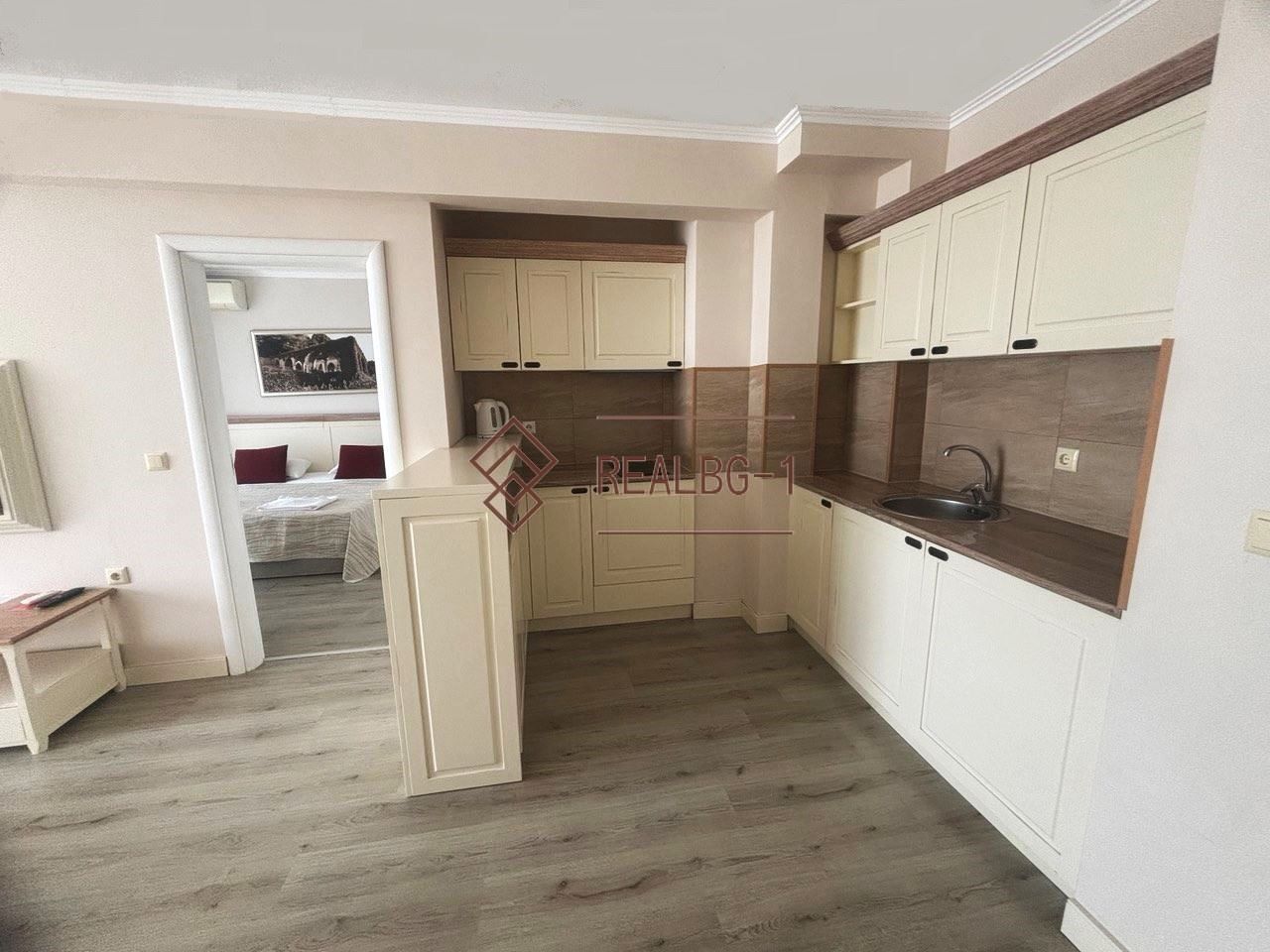 Продава се Тристаен апартамент в Балчик - 99 кв.м за 1152 €/кв.м - Снимка #1