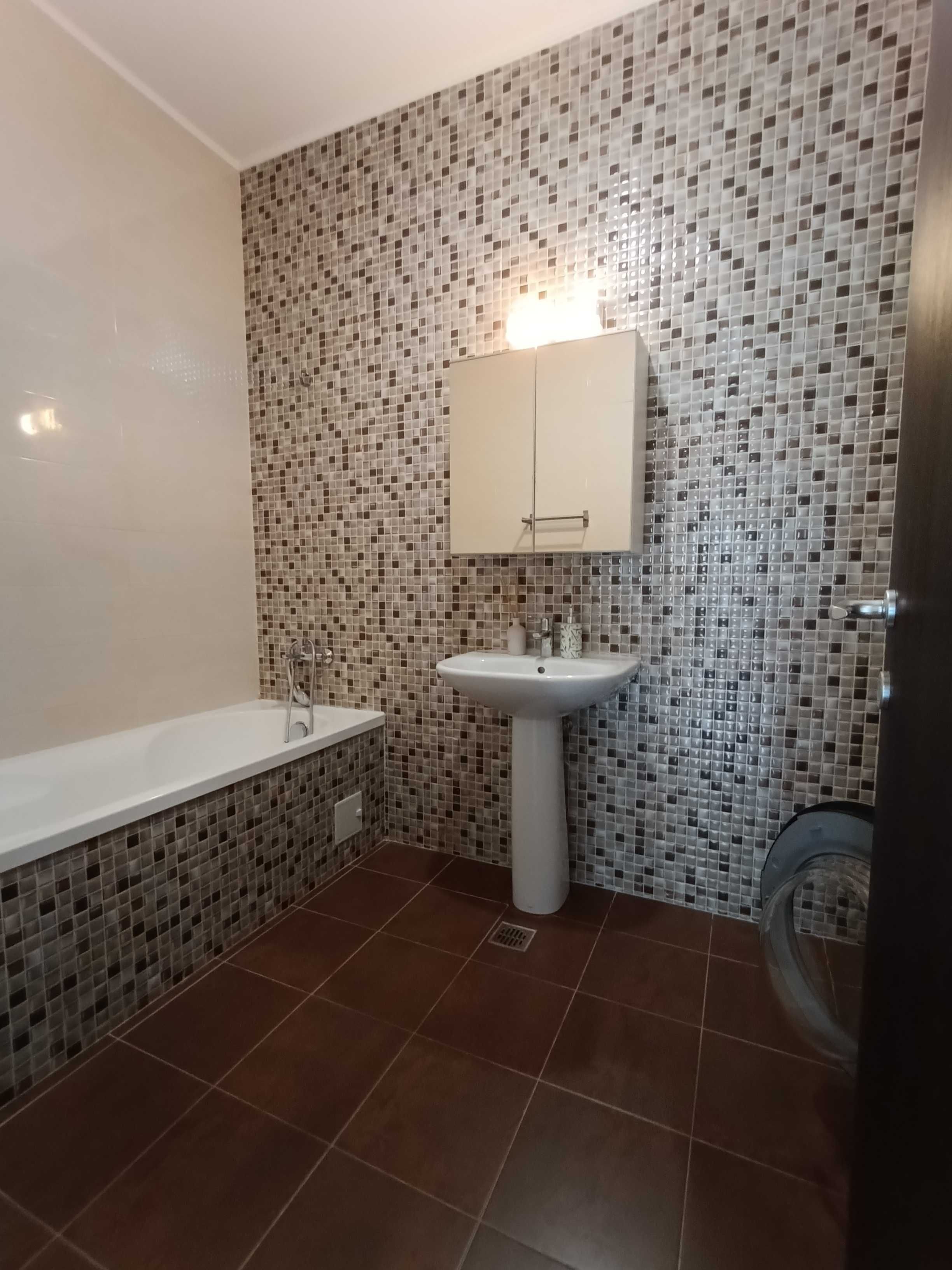 Proprietar, inchiriez apartament cu doua camere