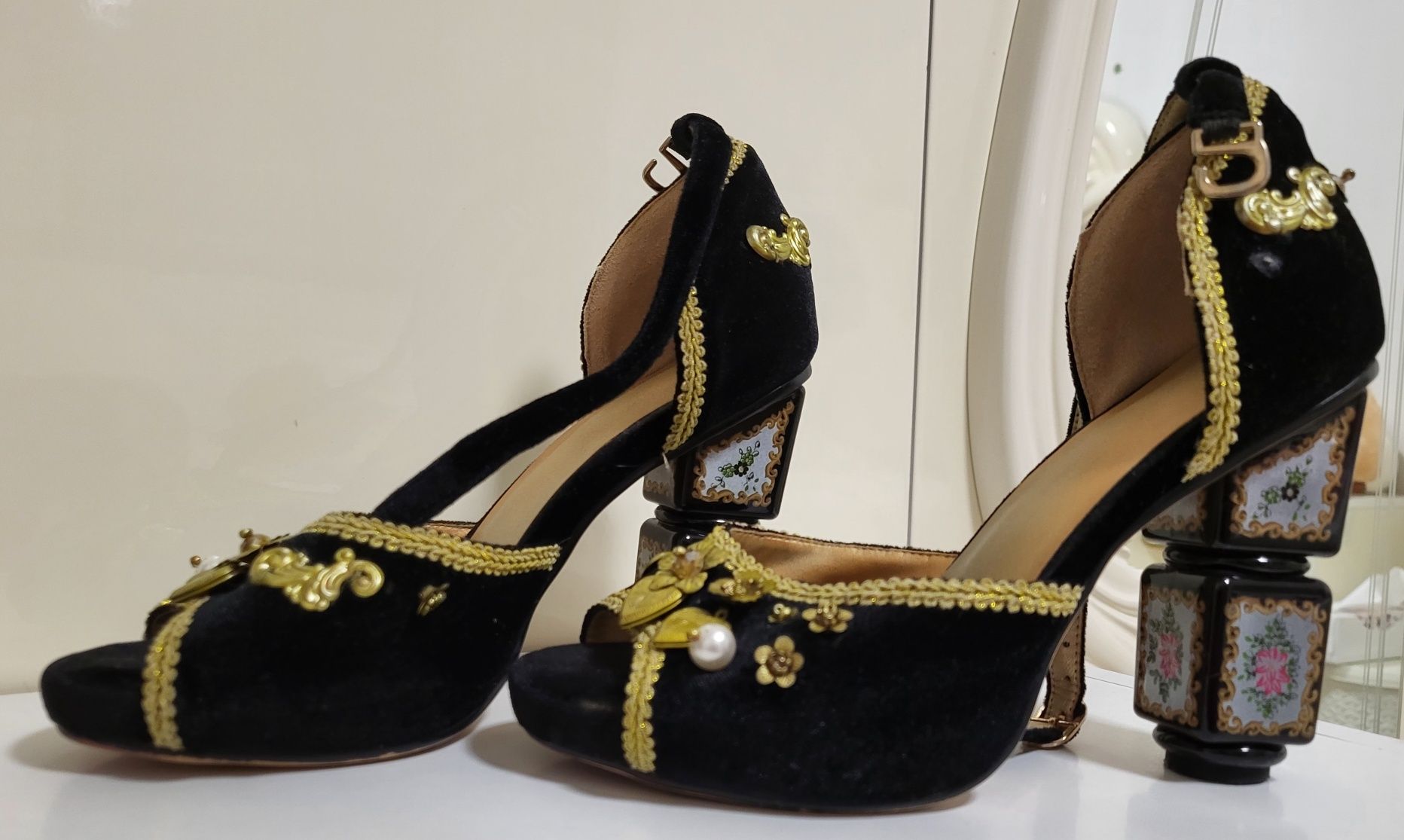 Sandale negre vintage catifea, piele naturala toc 10 cm