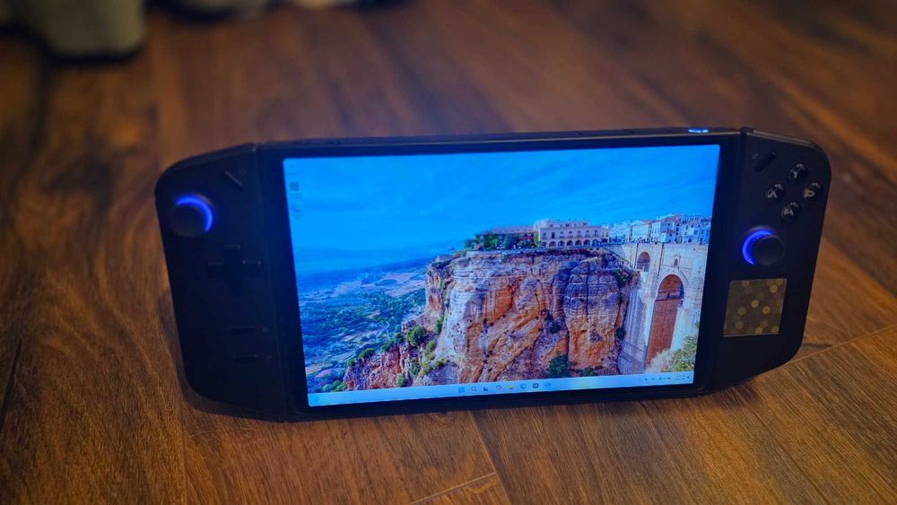 Handheld LEnovo Legion GO garantie 21 Noi. 2028 eMag