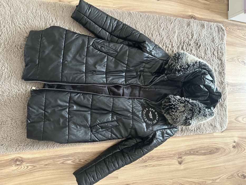 Дамско черно яке с ефектни ципове – размер S