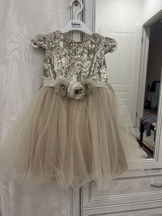 Продам детское нарядное платье