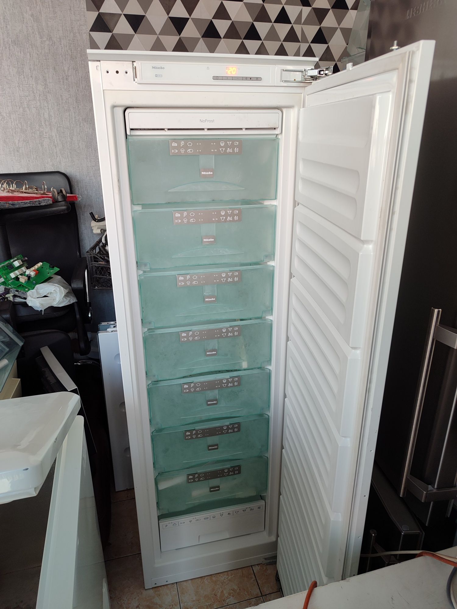 Фризер Miele FN 9752 i  - за Вграждане.