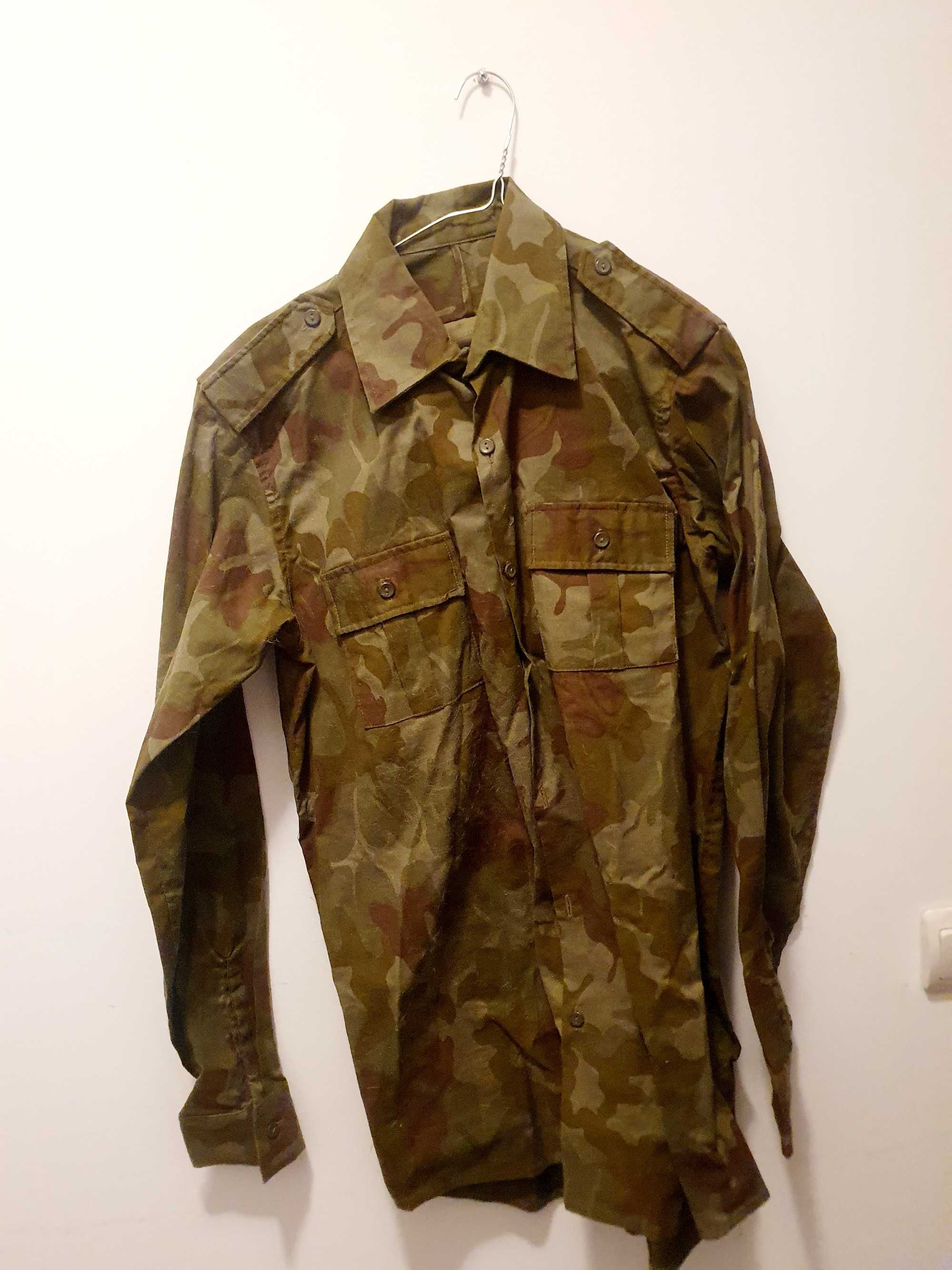 Jachete ,vestoane ,camasi ,veste Army originale .