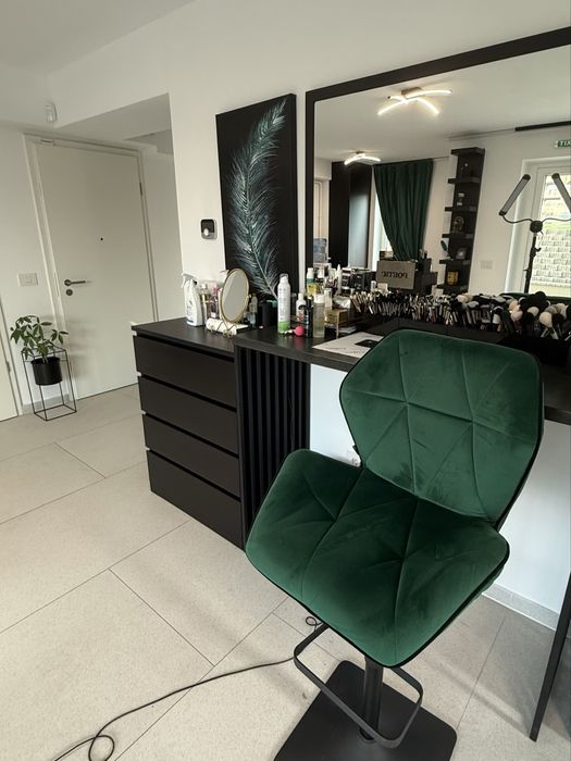 Post de makeup / sprancene Brasov - inchiriere