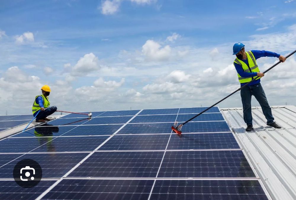 Поддръжка на фотоволтаични централи / соларни паркове