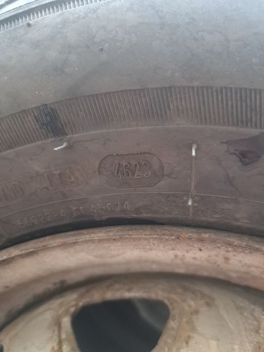 Бусови  стоманени джанти с лятни гуми 185 R 14C