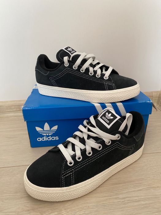 Велурени обувки Adidas
