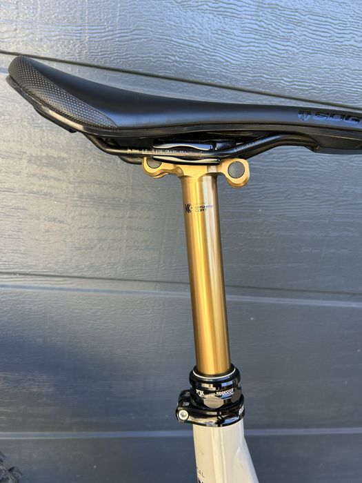 Bicicleta COMMENCAL CLASH 2024