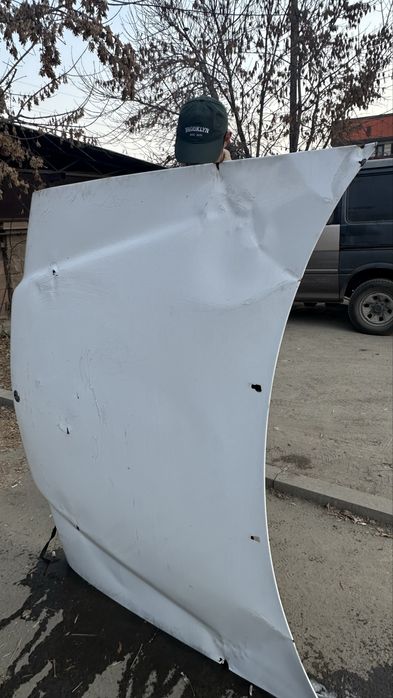 Капот от мерседес с 180