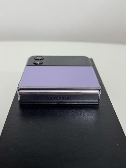 Samsung Galaxy Z Flip4