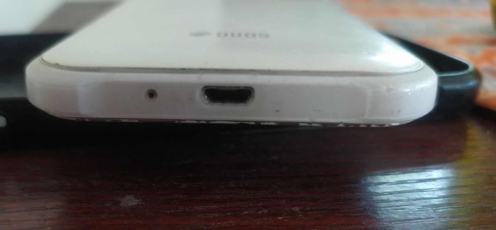 Samsung galaxy j1ace
