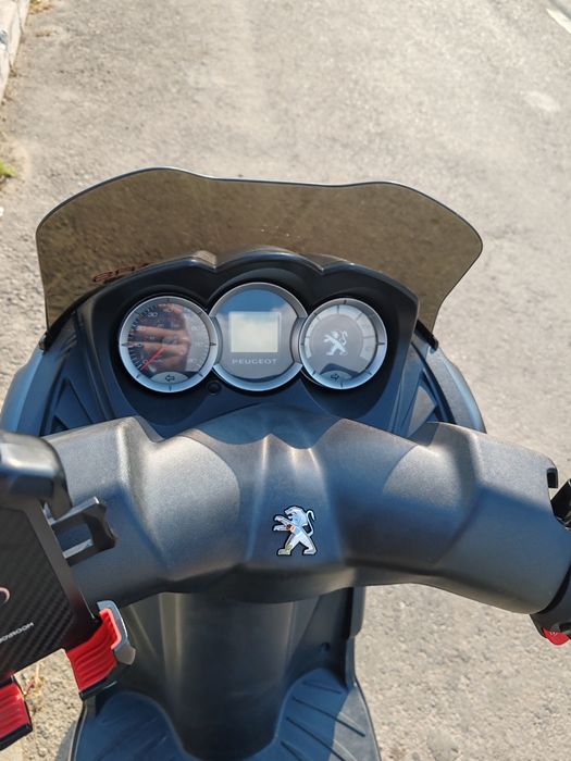 Vând scuter 49cc