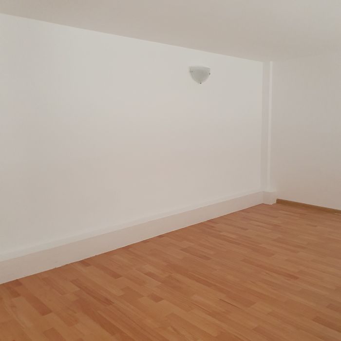 Birou, apartament cu o cameră