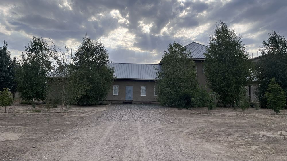 Продается дом с большим участком
