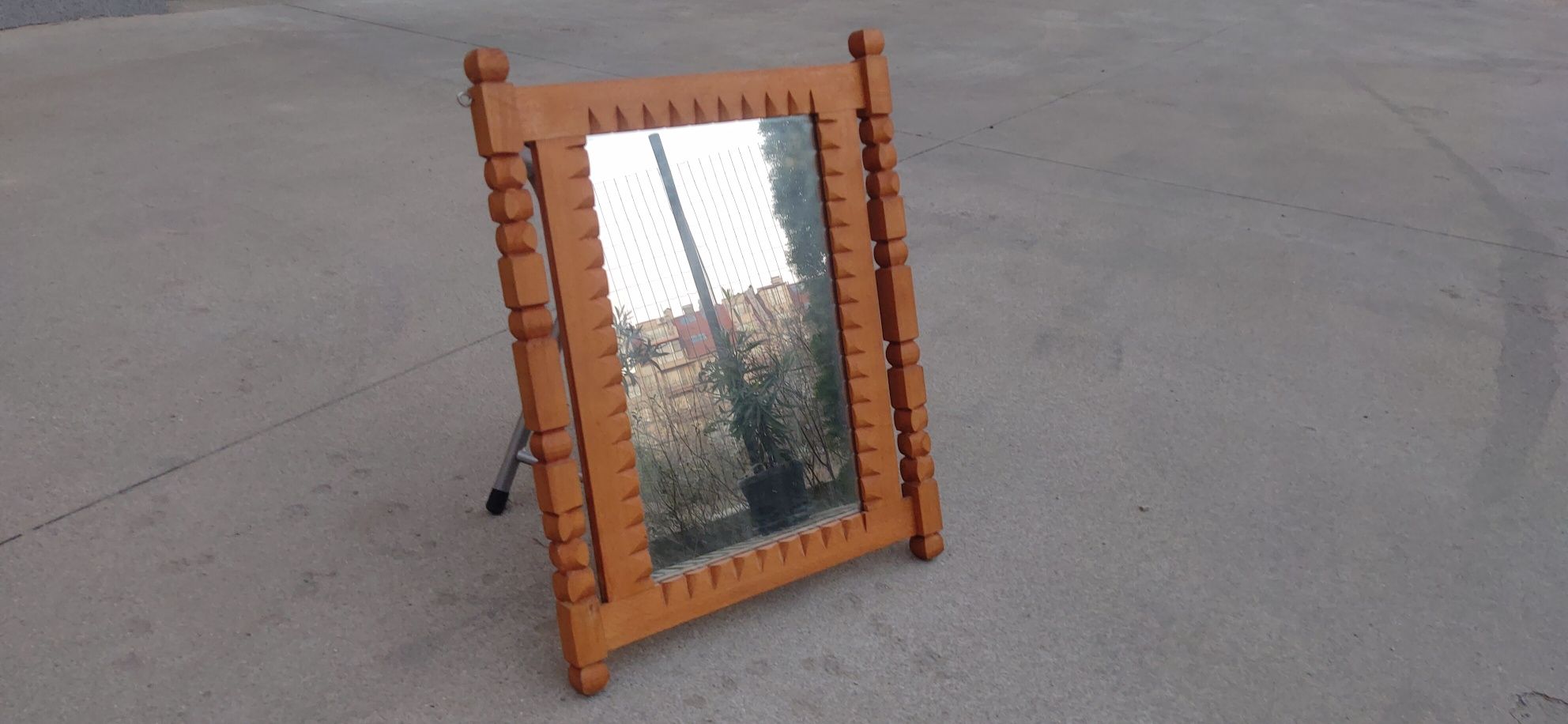 Огледала с масивна дървена рамка 45*55см
