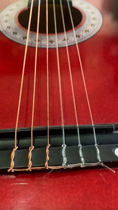 Продаётся классическая гитара