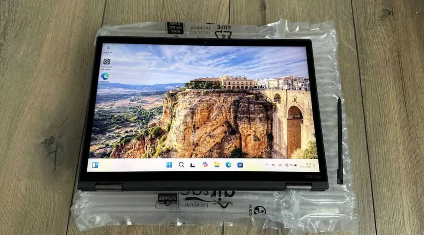 2 in 1 Lenovo ThinkPad X13 Yoga Gen 3 , i5-1235U,8 GB DDR4,512 GB SSD