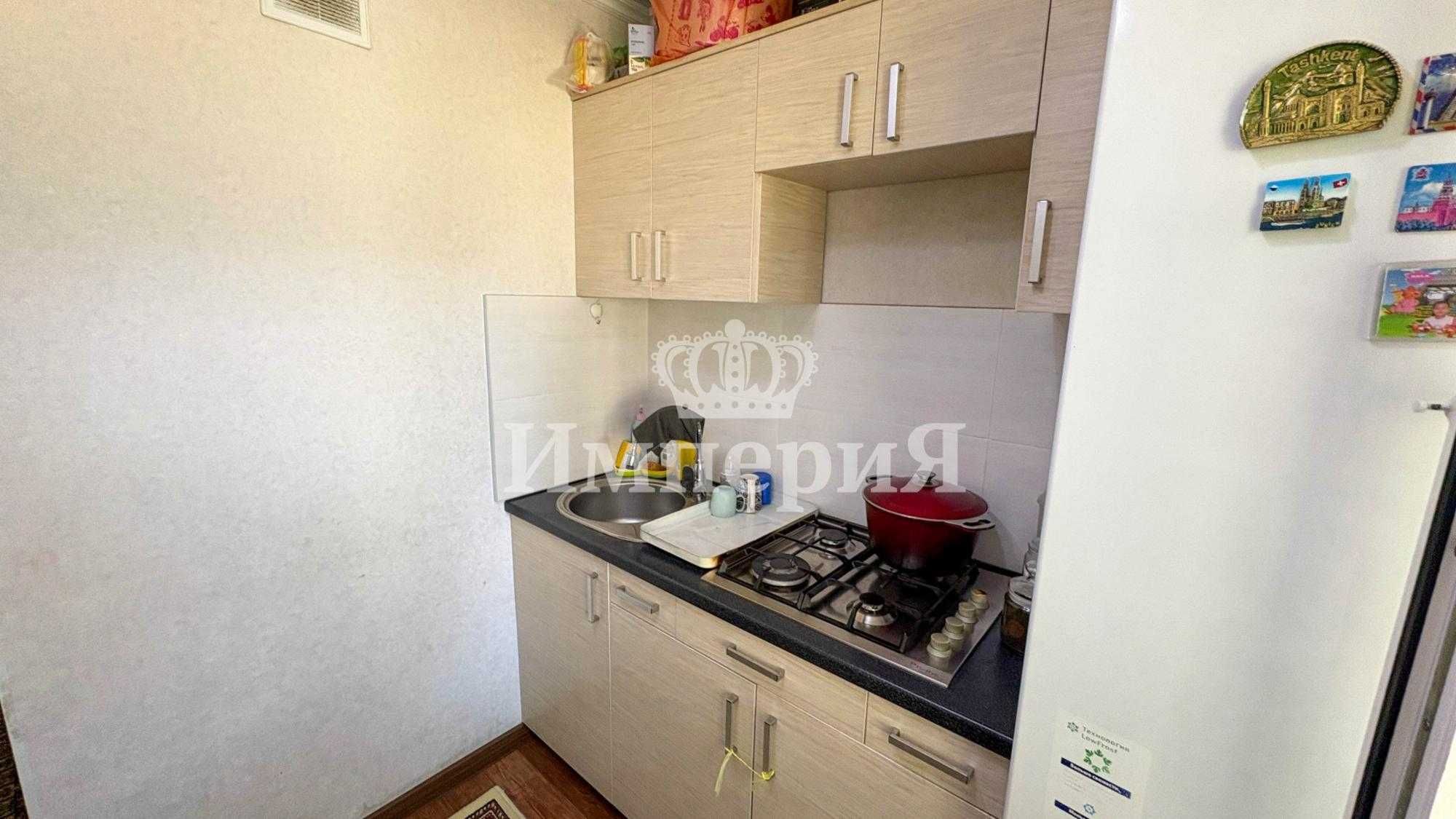 Продам 2 ком кв ; мкрн