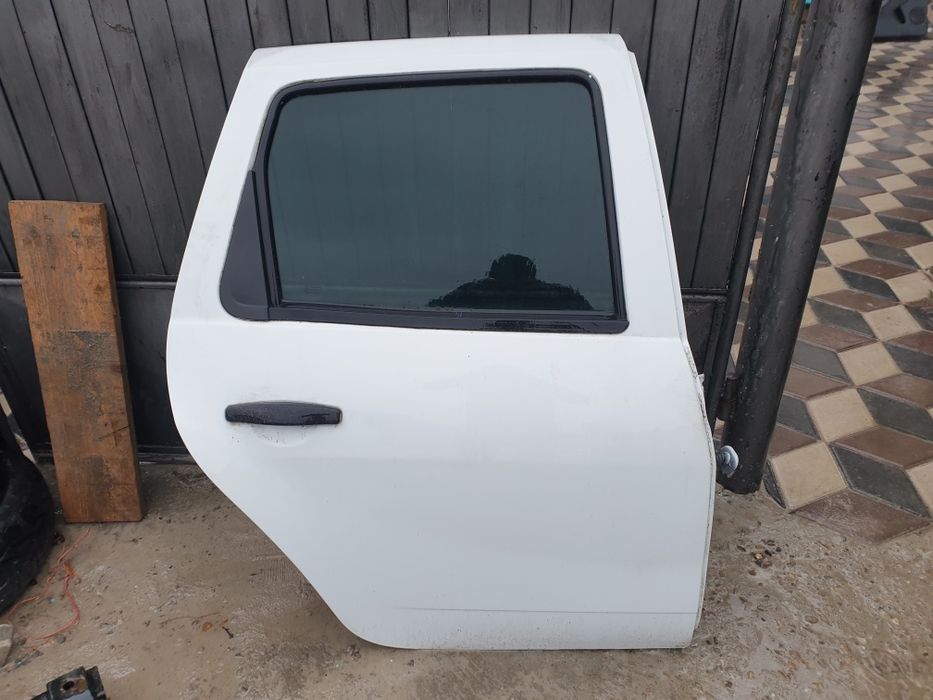 Geam aripa spate dacia duster