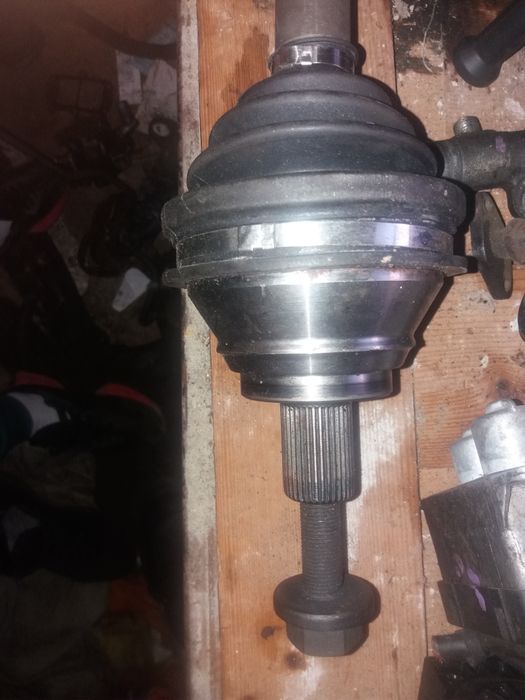 Ofer spre vânzare planetară stânga fața, pentru vw t5!
