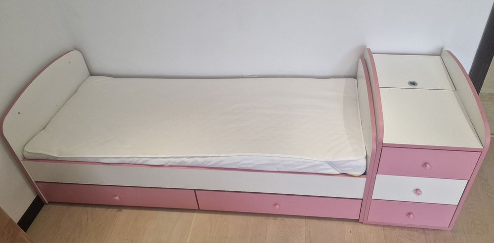 Детско легло, матрак и протектор на Вис Виталис