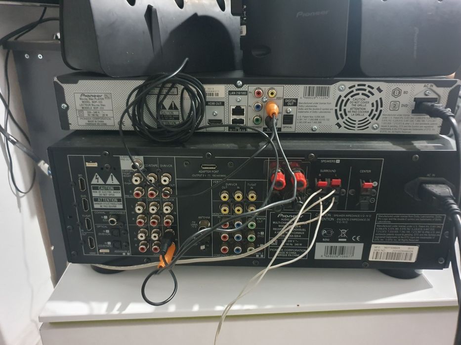 Vând stație Pioneer