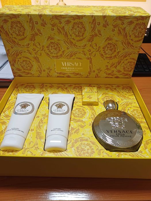 Дамски парфюми Versace