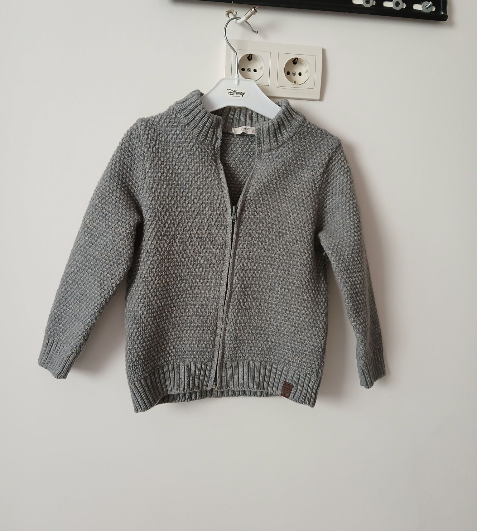 Дрехи Zara ,h&m 3-4 години