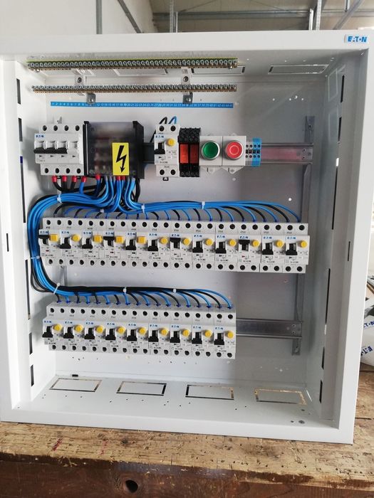 Electrician / instalator