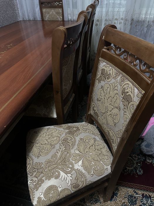 Мебель для гостиной  10штук стул 1штук Стол