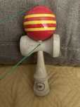 Vand kendama este de la firma Play