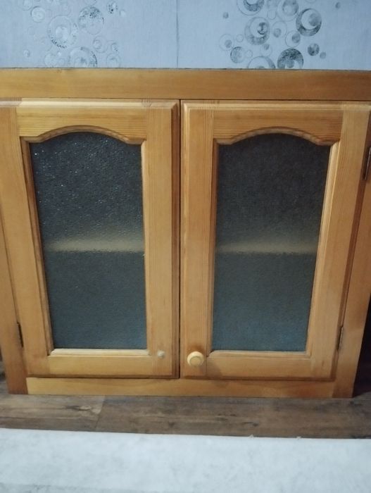 Шкаф навесной б/ у с полкой