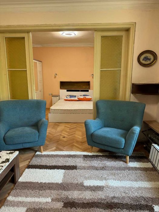 Дава се под наем Тристаен апартамент в София, Яворов - 92 кв.м за 612 € - Снимка #1