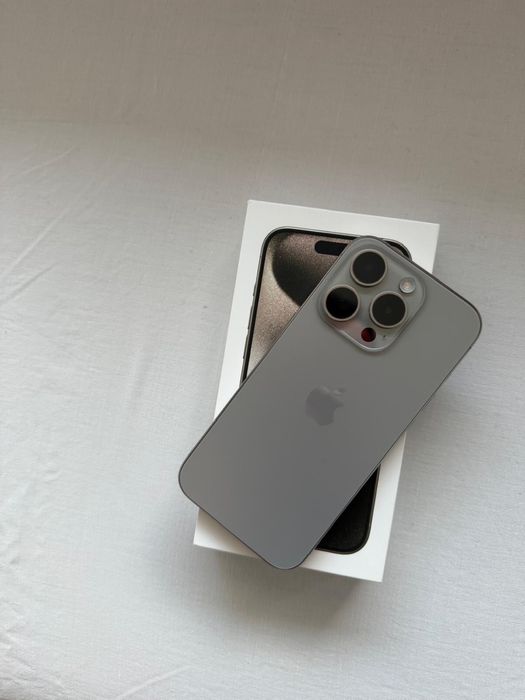 Vand iPhone 15 Pro Natural  Titanium