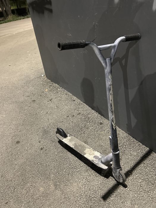 продаю трюковой самокат и без вотсэпов и мошенников