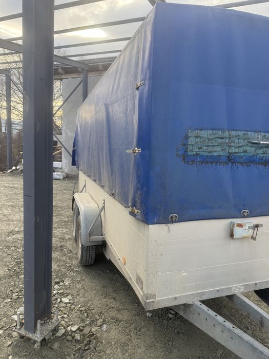 Remorcuta cu prelata