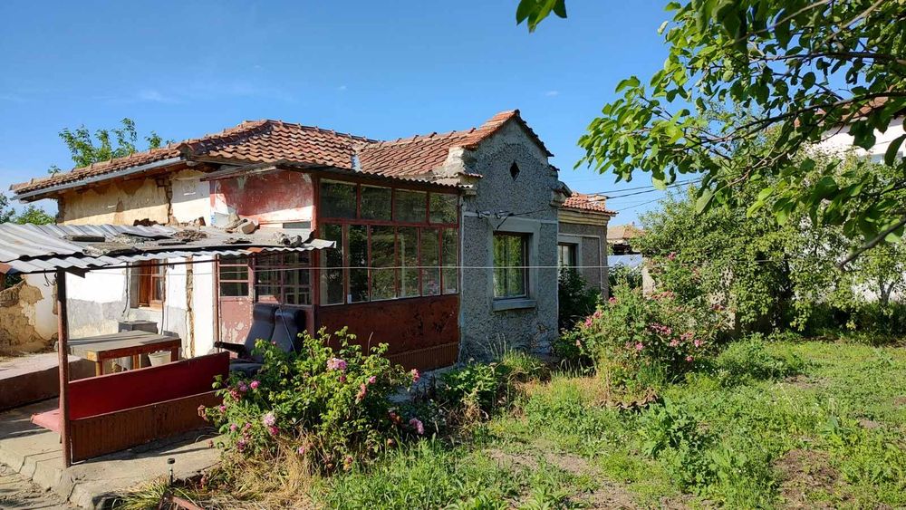 Продава къща в село Ведрина