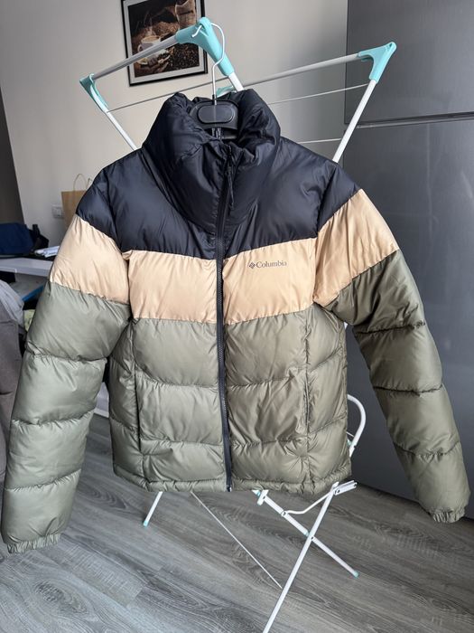 Vand geaca Columbia marimea S ca noua.