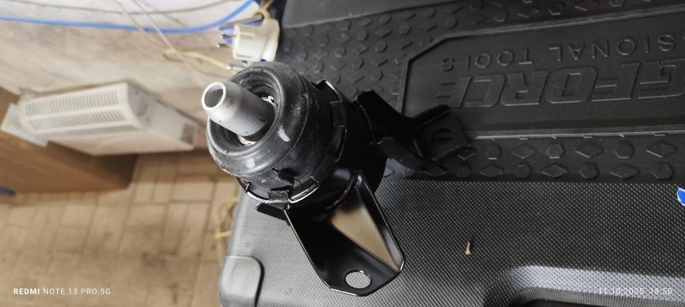 Продаю подушку двигателя