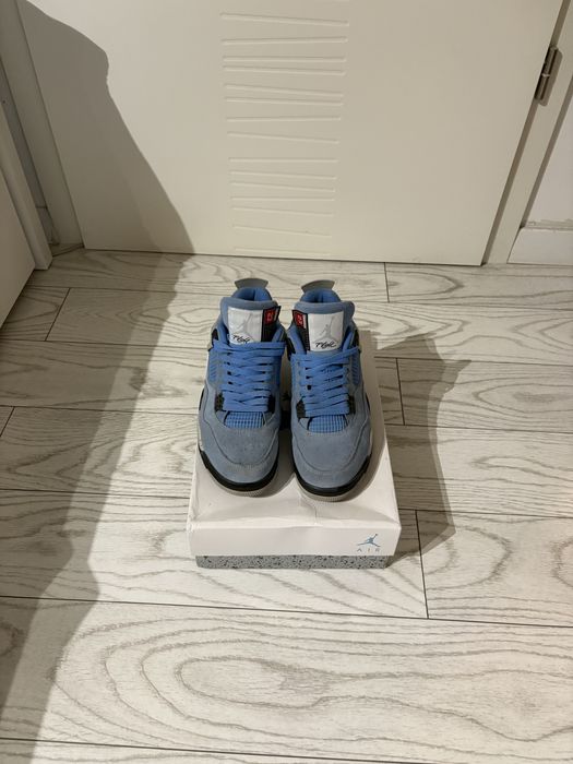 Air Jordan 4 Retro University Blue