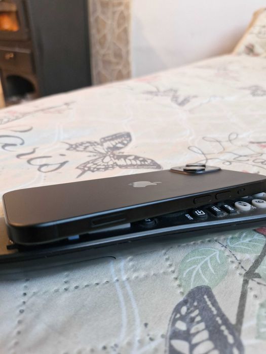 Iphone 15 128 GB като нов