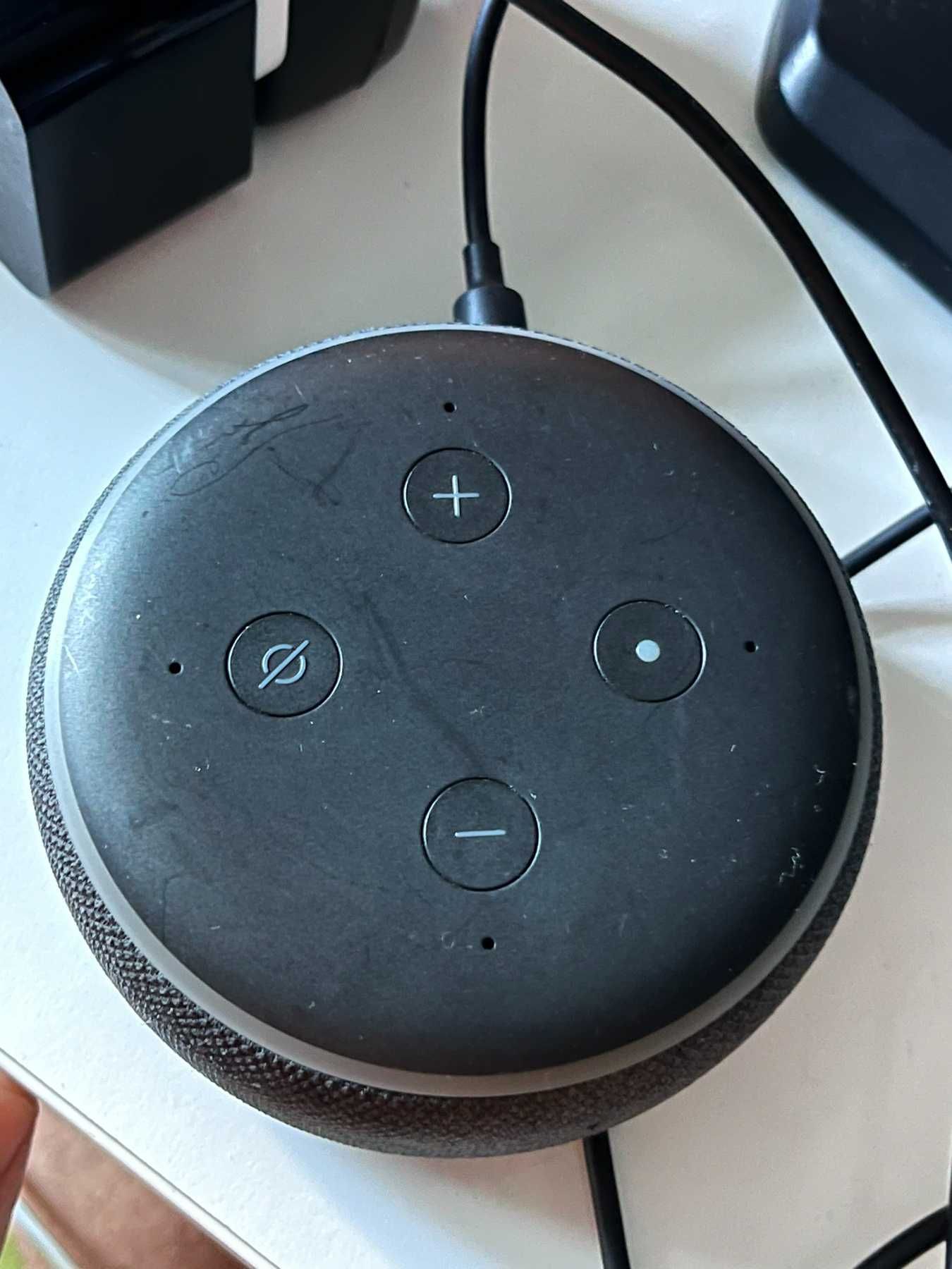 Amazon Echo Dot 3rd Gen Smart тонколонка D9N29T с ориг.зарядно