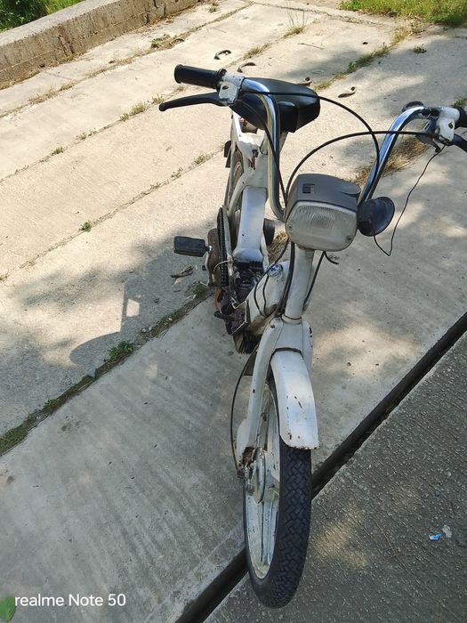 Vând moped pornește când vrea piese șcimbate