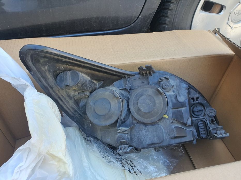 Faruri ford Focus 2 - 2010